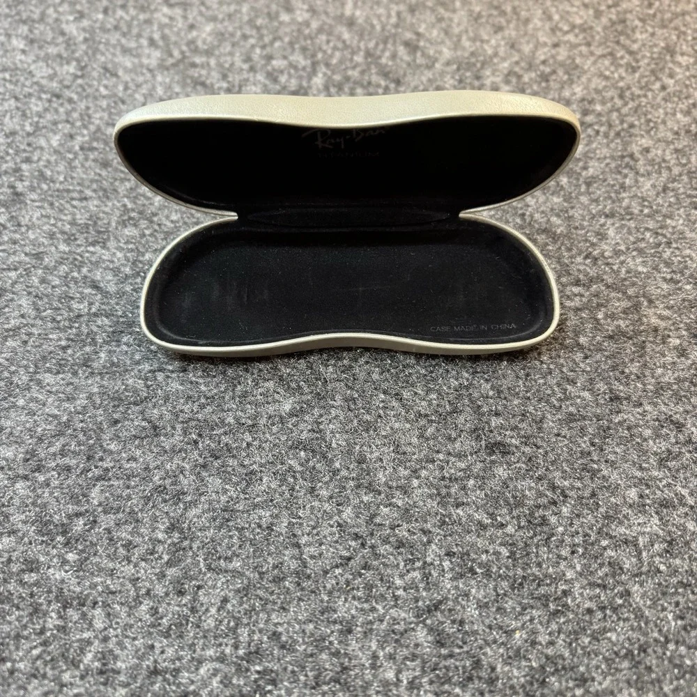 Ray Ban Titanium Hard Case Sunglasses/Glasses Holder Clam Shape Grey/Silver